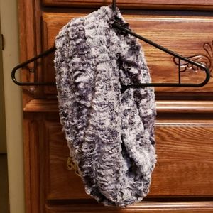 Black and gray scarf
